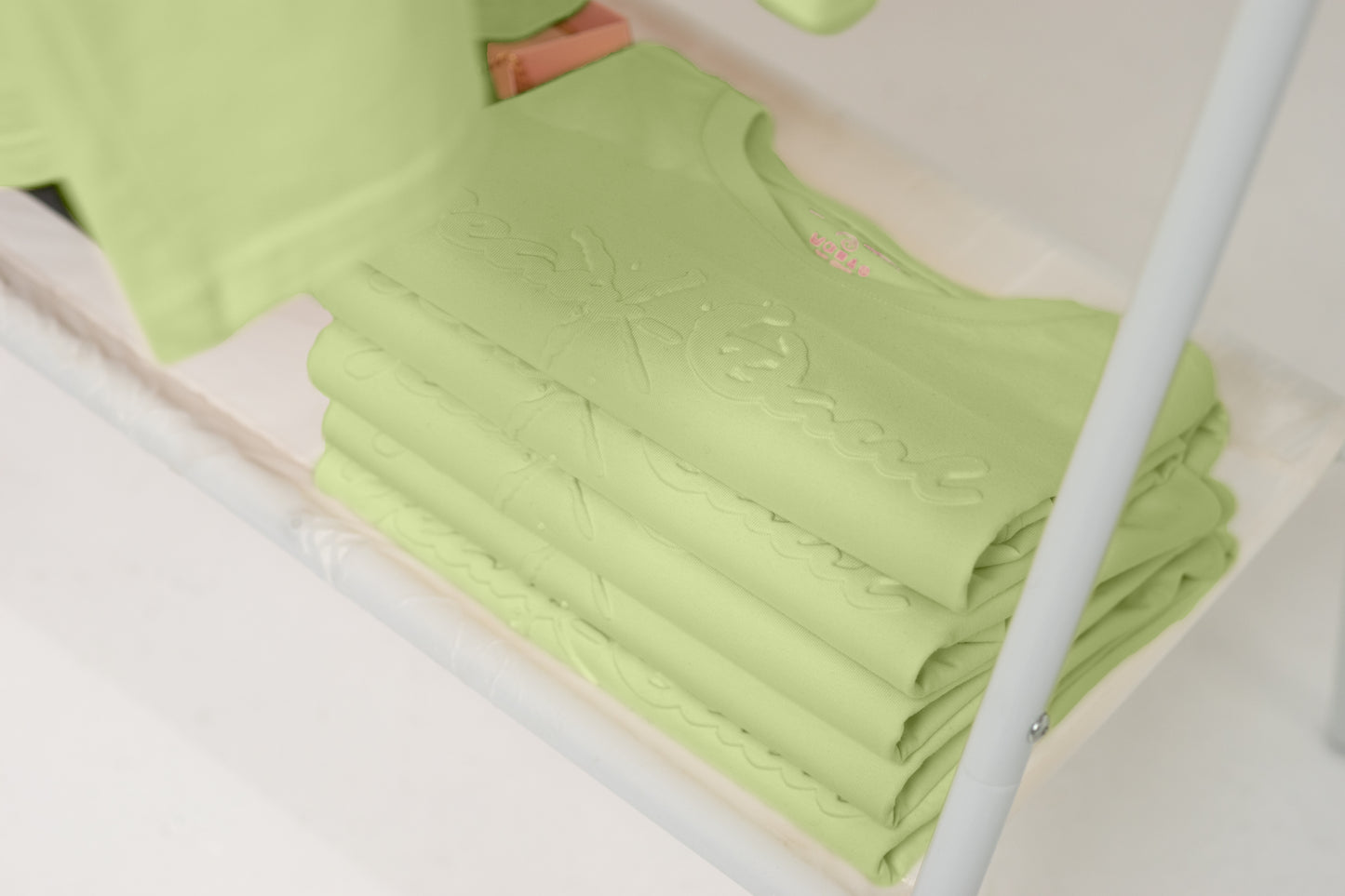 T-shirt à logo embossé